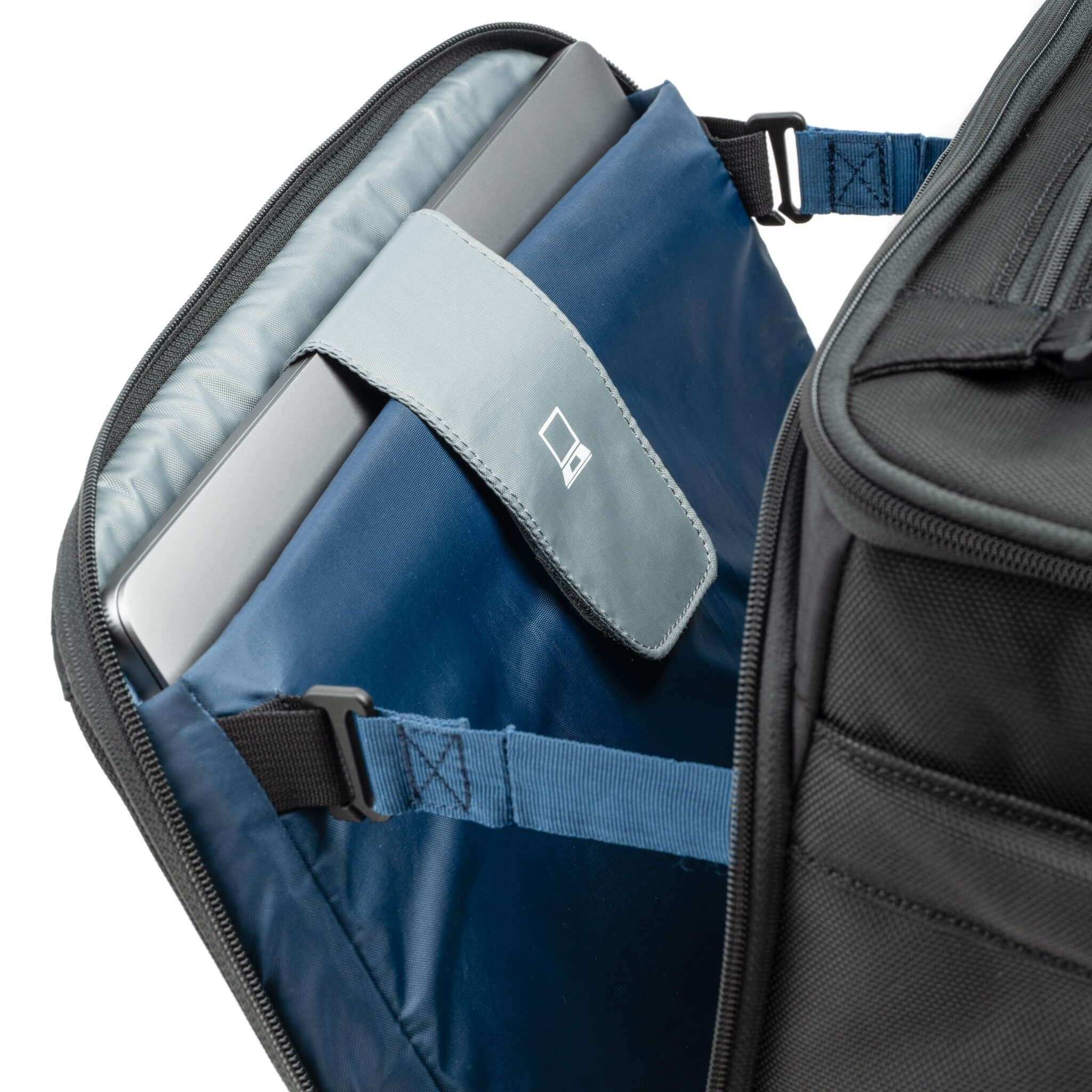 Think Tank Airport Navigator V2 0 Rolling Bag