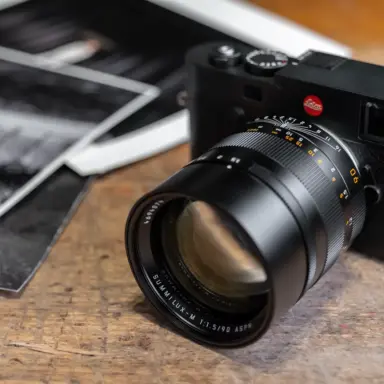 Leica Summilux M 90mm F 1 5 Asph Black Lens
