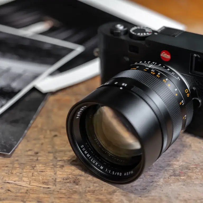Leica Summilux M 90mm F 1 5 Asph Black Lens