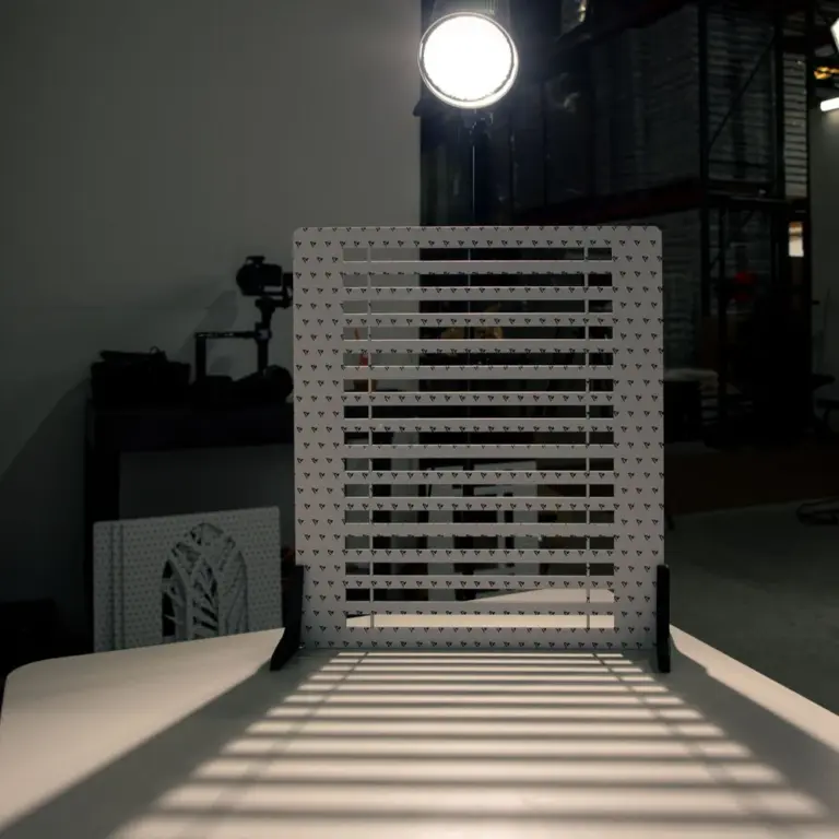 V Flat Shadow Board Window Blinds