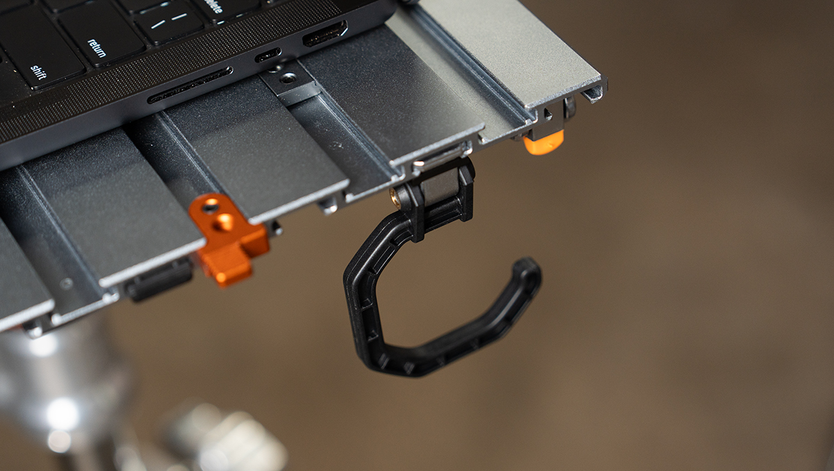 Aerotrac Hook