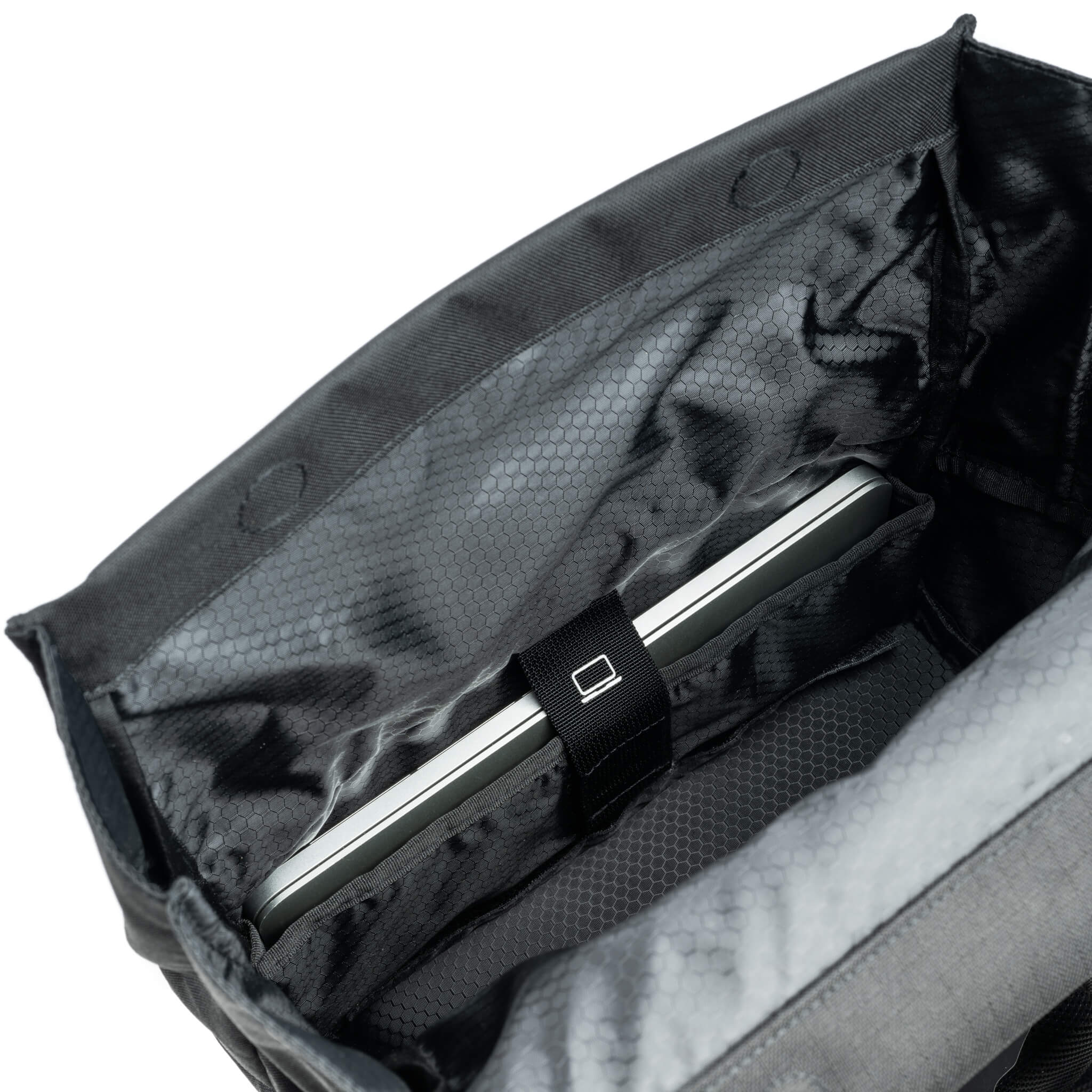 Think Tank Focuspoint Rolltop 22l Asphalt Black Backpack