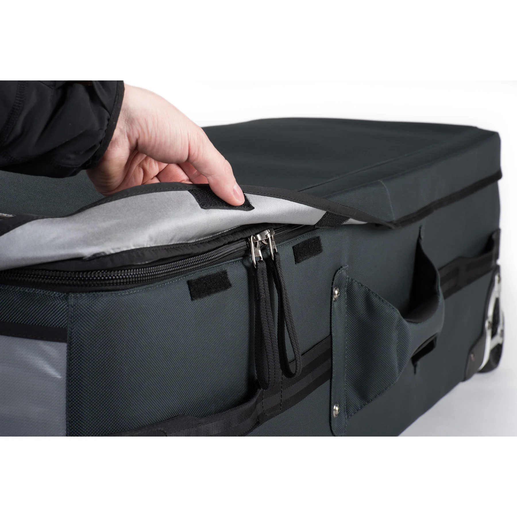 Video Tripod Manager 44 Rolling Bag