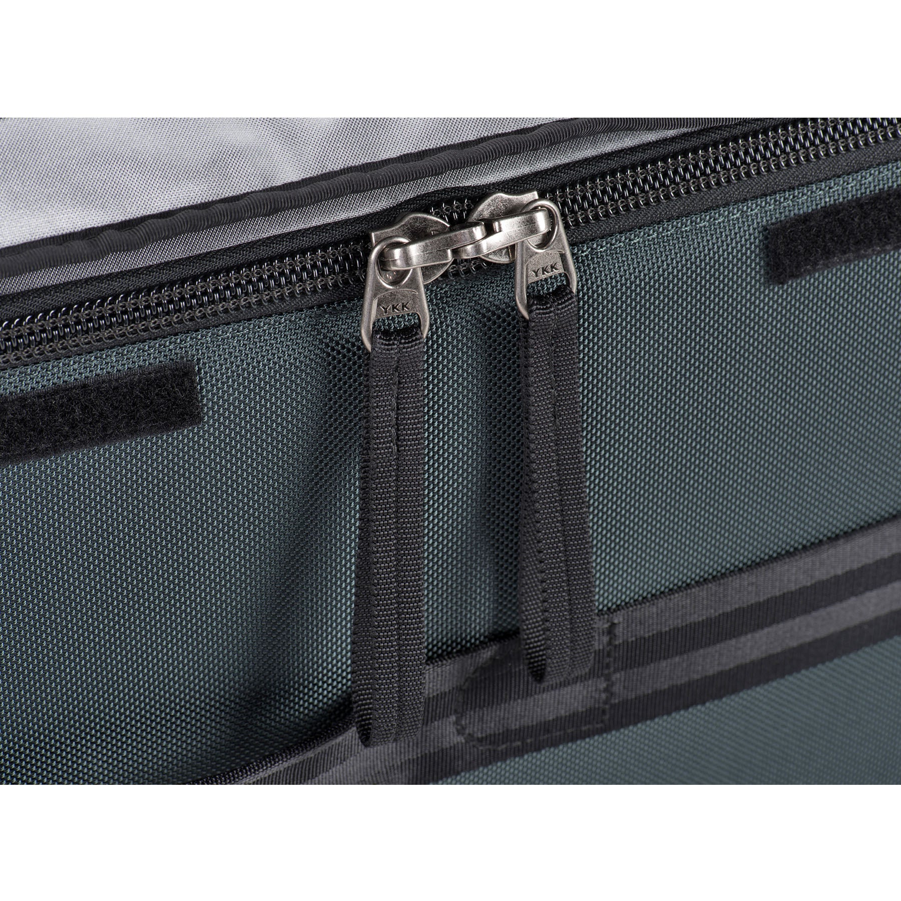Video Tripod Manager 44 Rolling Bag