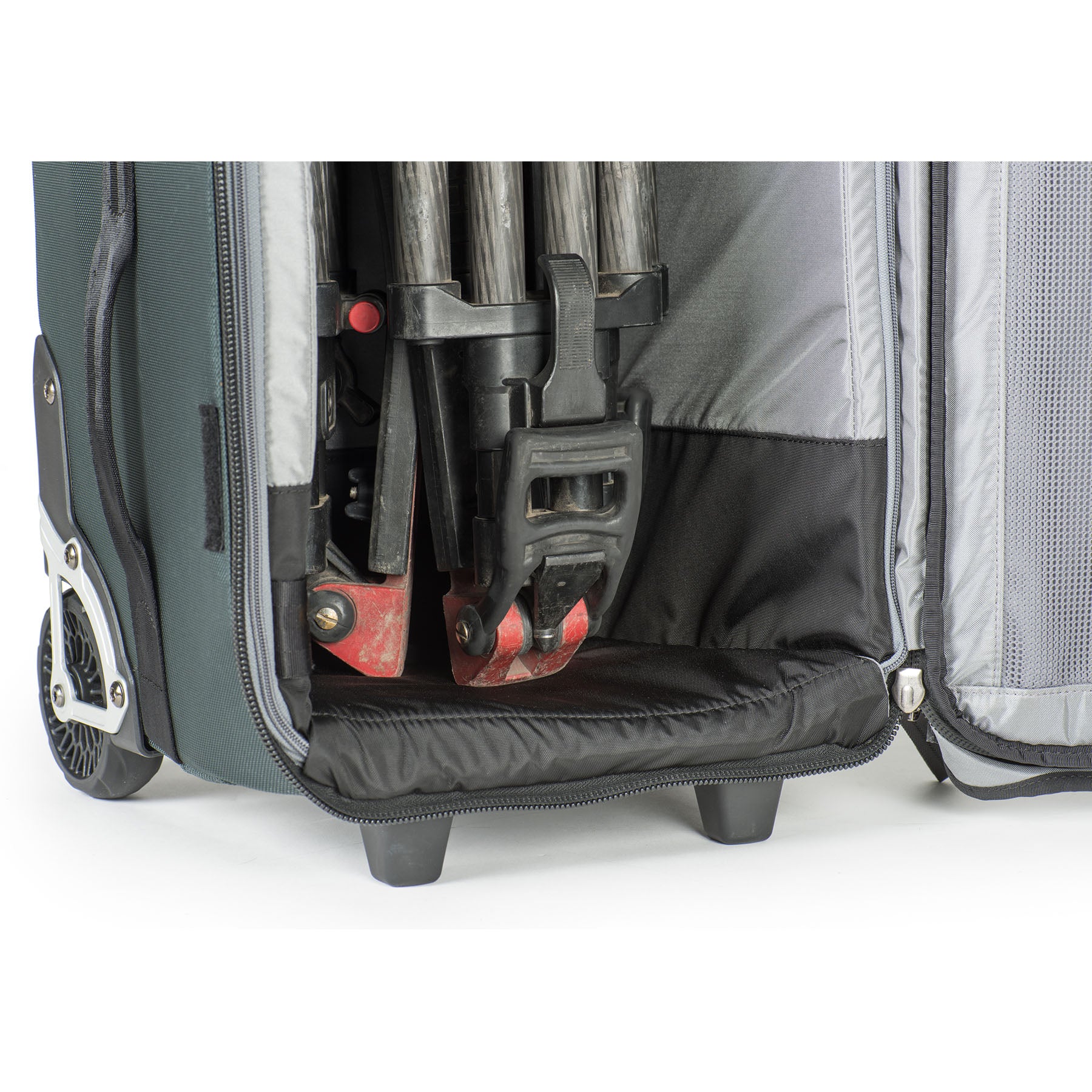 Video Tripod Manager 44 Rolling Bag